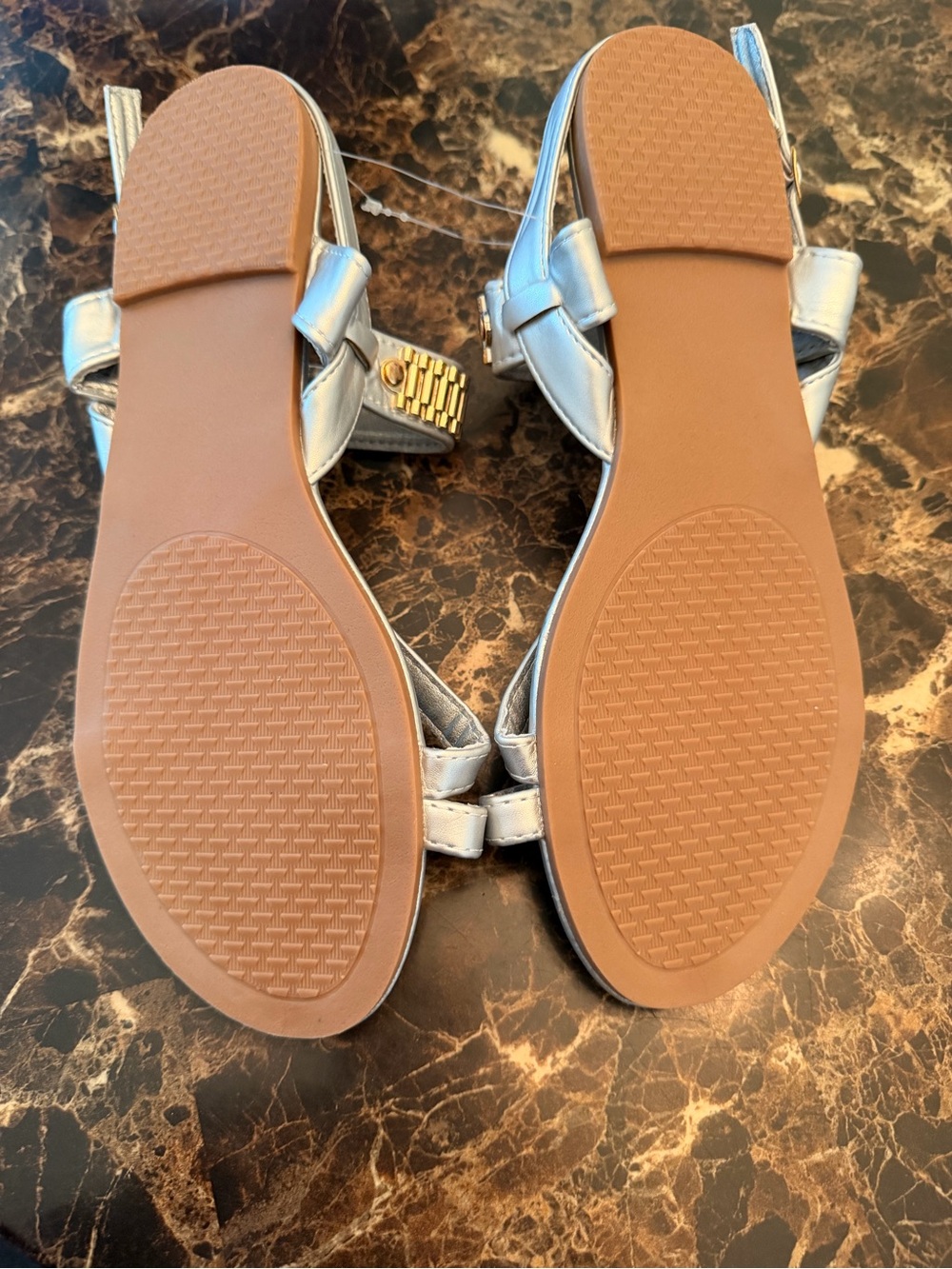 Silver Metallic Strappy Flat Sandals with Gold Chain Accent Women’sSize 8(EU 39) - Picture 2 of 2